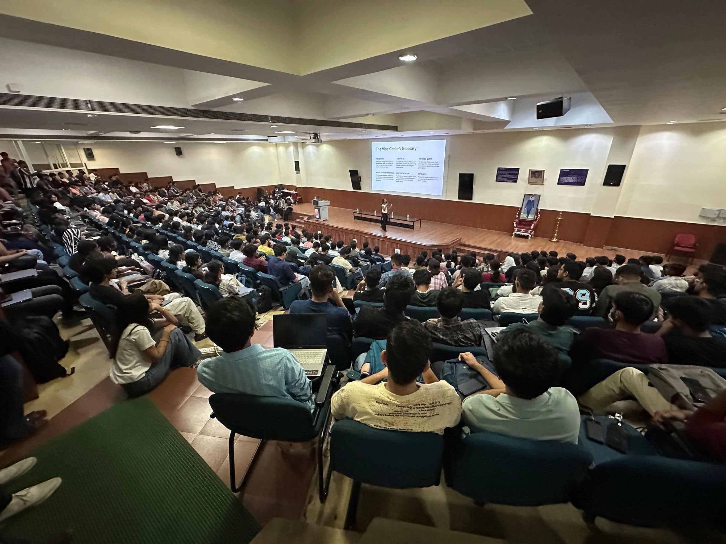 Hundreds of students fill an auditorium during the Google India Hackathon that DeepStation ran with MSRIT in Bangalore